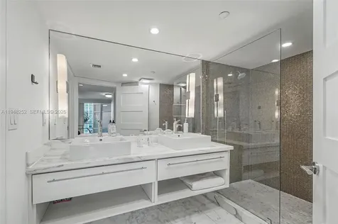 5025 Collins Avenue Miami Beach FL 33140