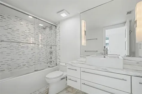 5025 Collins Avenue Miami Beach FL 33140