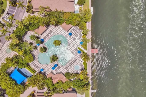 21050 Point Place Aventura FL 33180