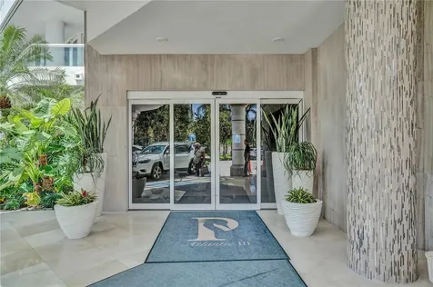 21050 Point Place Aventura FL 33180