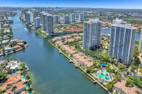 21050 Point Place Aventura FL 33180
