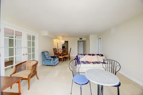 2101 S Ocean Drive Hollywood FL 33019