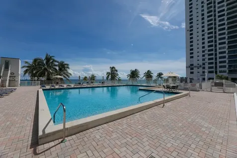2101 S Ocean Drive Hollywood FL 33019