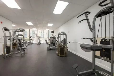 2101 S Ocean Drive Hollywood FL 33019