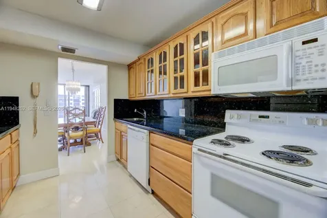 2101 S Ocean Drive Hollywood FL 33019