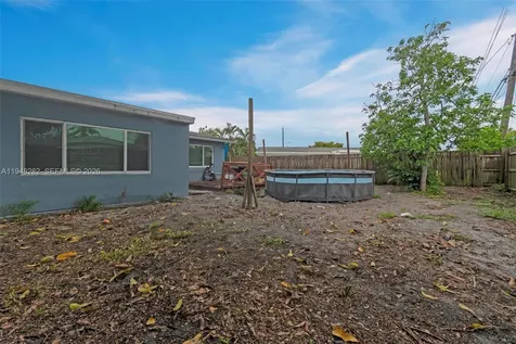 131 SE 11th Street Deerfield Beach FL 33441