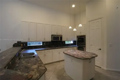 7518 Via Grande Boynton Beach FL 33437