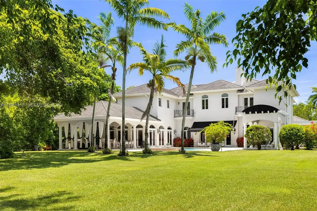 8252 SW 52nd Avenue Miami FL 33143