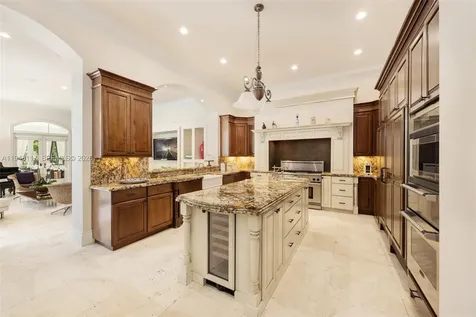 8252 SW 52nd Avenue Miami FL 33143