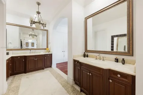 8252 SW 52nd Avenue Miami FL 33143