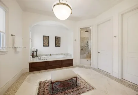 8252 SW 52nd Avenue Miami FL 33143