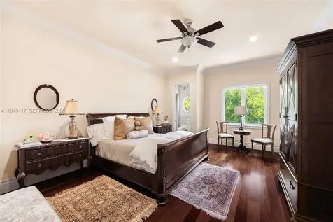 8252 SW 52nd Avenue Miami FL 33143