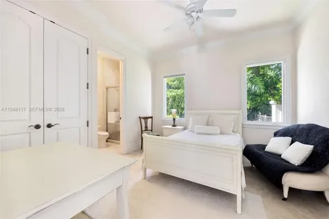 8252 SW 52nd Avenue Miami FL 33143