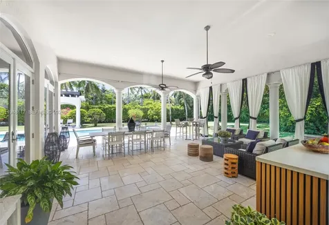 8252 SW 52nd Avenue Miami FL 33143