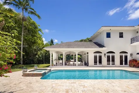8252 SW 52nd Avenue Miami FL 33143