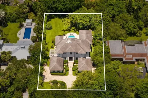 8252 SW 52nd Avenue Miami FL 33143