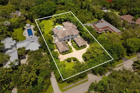 8252 SW 52nd Avenue Miami FL 33143