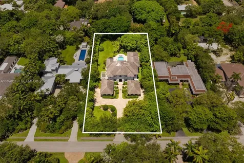 8252 SW 52nd Avenue Miami FL 33143