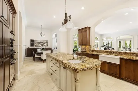 8252 SW 52nd Avenue Miami FL 33143