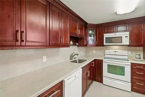 101 SE 3rd Avenue Dania Beach FL 33004