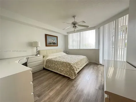 17275 Collins Avenue Sunny Isles Beach FL 33160