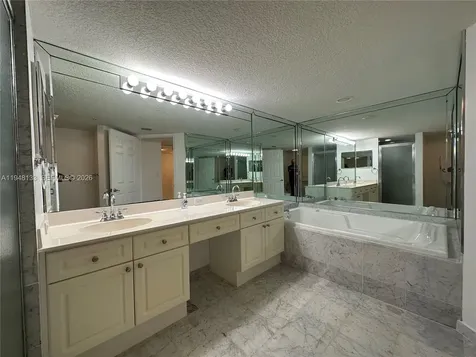 17275 Collins Avenue Sunny Isles Beach FL 33160