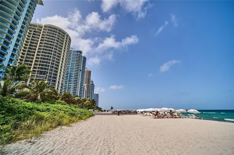17275 Collins Avenue Sunny Isles Beach FL 33160