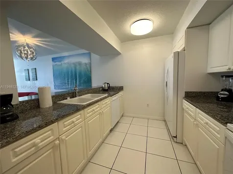 17275 Collins Avenue Sunny Isles Beach FL 33160