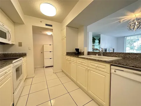 17275 Collins Avenue Sunny Isles Beach FL 33160