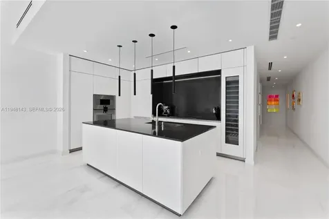 300 Biscayne Boulevard Way Miami FL 33131