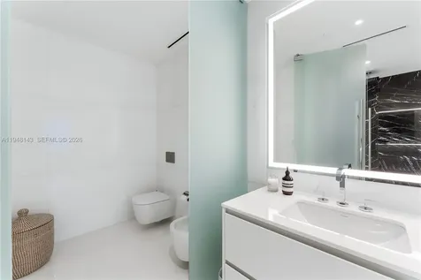 300 Biscayne Boulevard Way Miami FL 33131