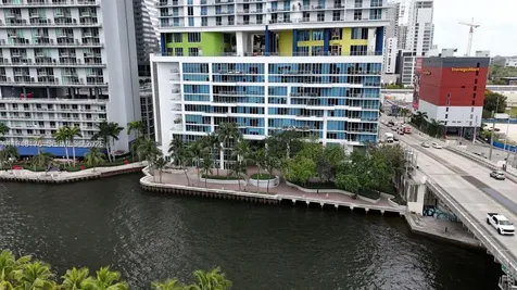 175 SW 7th Street Miami FL 33130