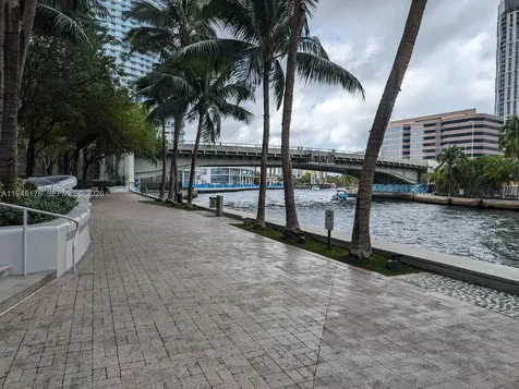 175 SW 7th Street Miami FL 33130