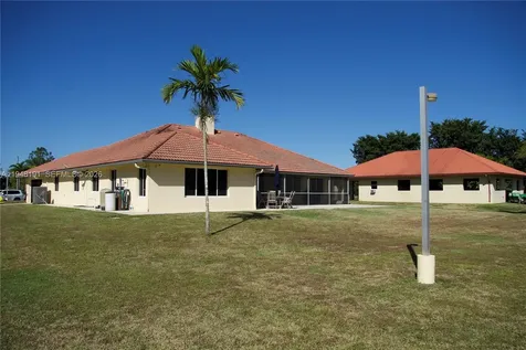 2564 Deer Run Trail Loxahatchee FL 33470