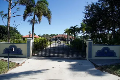 2564 Deer Run Trail Loxahatchee FL 33470