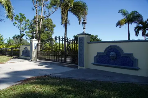 2564 Deer Run Trail Loxahatchee FL 33470
