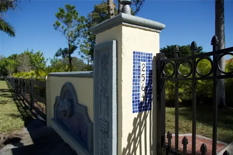 2564 Deer Run Trail Loxahatchee FL 33470