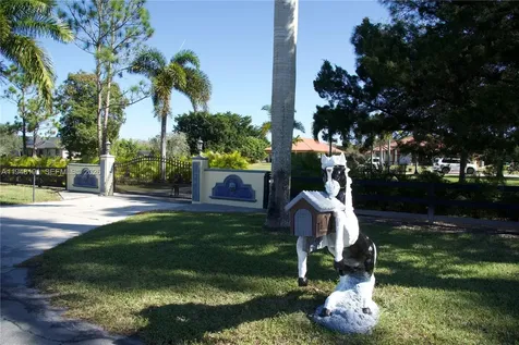 2564 Deer Run Trail Loxahatchee FL 33470