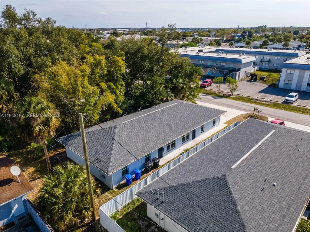 2403/2405 Maple Avenue Fort Myers FL 33901