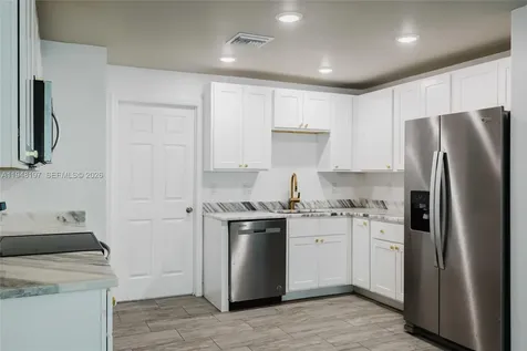 2403/2405 Maple Avenue Fort Myers FL 33901