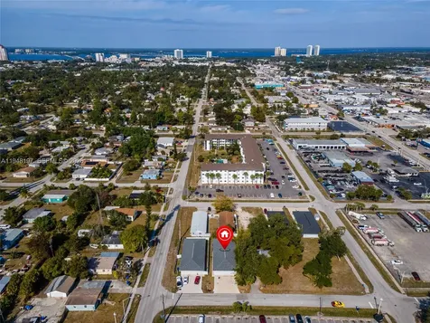 2403/2405 Maple Avenue Fort Myers FL 33901