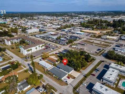 2403/2405 Maple Avenue Fort Myers FL 33901