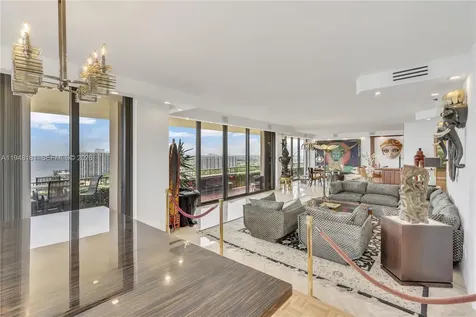11113 Biscayne Boulevard Miami FL 33181