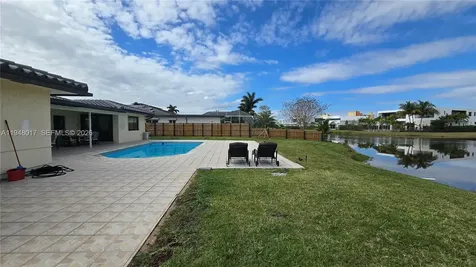 16653 Golfview Drive Weston FL 33326