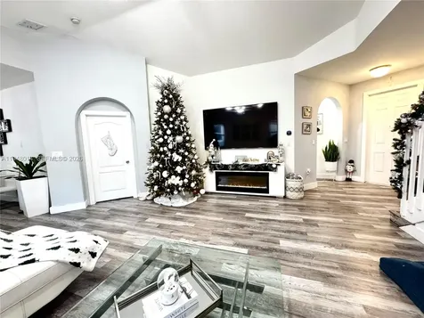 2101 NE 37th Terrace Homestead FL 33033