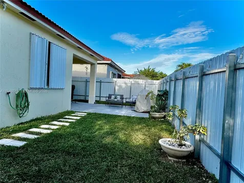 2101 NE 37th Terrace Homestead FL 33033