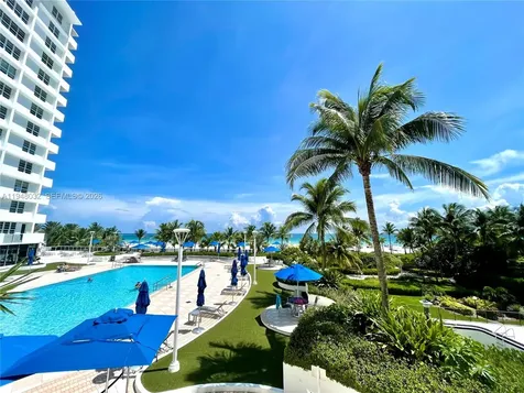 100 Lincoln Road Miami Beach FL 33139