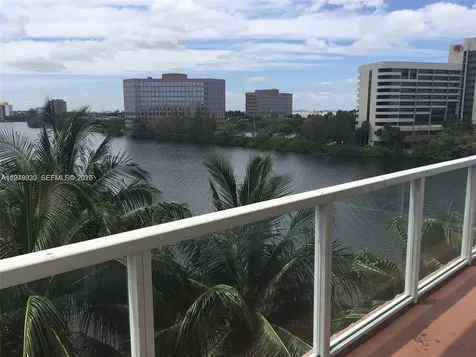 5091 NW 7th Street Miami FL 33126