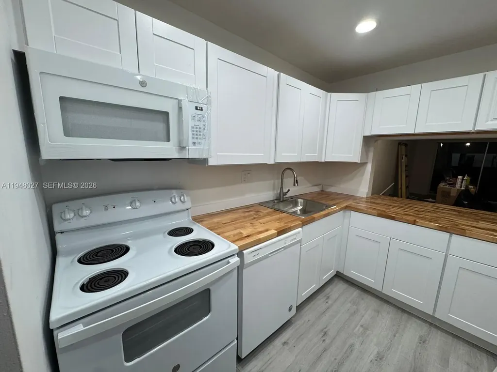 8051 S Colony Circle S Tamarac FL 33321