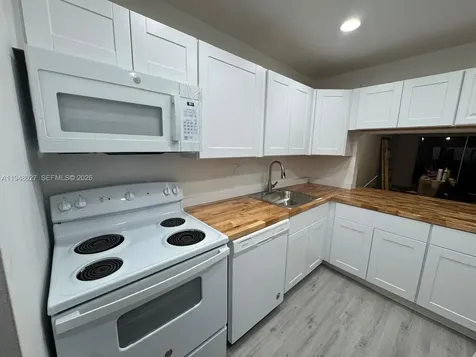 8051 S Colony Circle S Tamarac FL 33321
